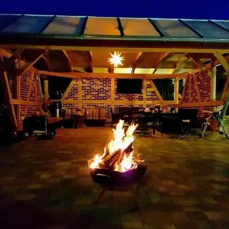 Apartman Hof-idyll Mit Fasssauna / Spielplatz Fuer Kids *